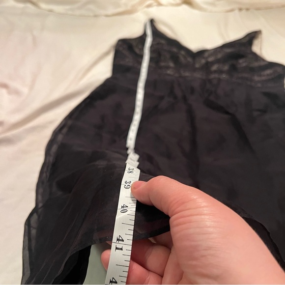 NWT Ann Taylor 100% silk fully lined v neck beaded dress. Size 14. - Picture 14 of 15